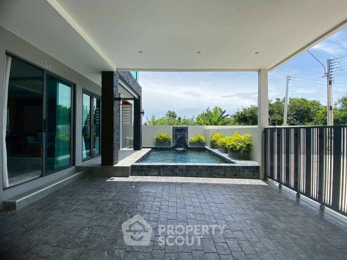 รูป วิลล่า 3-ห้องนอน ใกล้ เมืองพัทยา (ID 2980002) - รูปที่ 15/16
