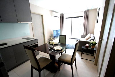 Condos for sale : 🎉 For Sell Condo RHYTHM SUKHUMVIT 36-38 Building 1, Floor 20,2 bed room, Room size 56 sqm