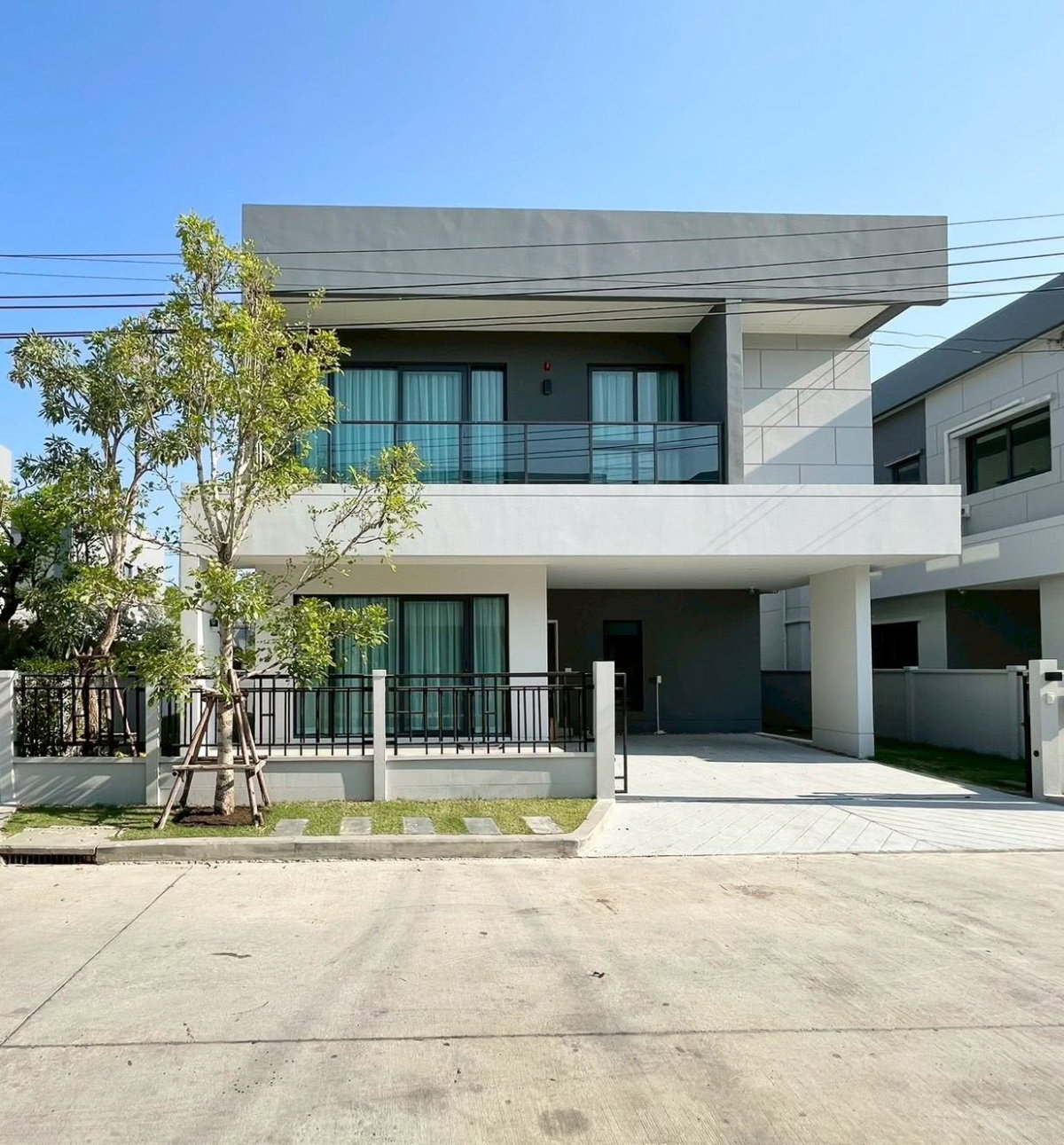 Centro บางนา (เฟส1) ใกล้เมกา บางนา เพียง1.5 กิโลเมตร
