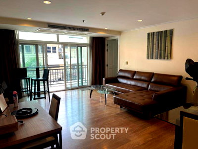 Condos for rent Sukumvit 15 : 3-BR Condo at Wattana Suite Condominium near BTS Nana (ID 1569383)