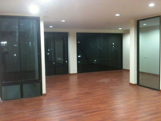 picture (Owner Post) Spacious 4-Storey Townhome for Sale – (Extra usage space 370 Sq.m.) Praditmanutham Road, Kaset-Nawamin. - 2/5