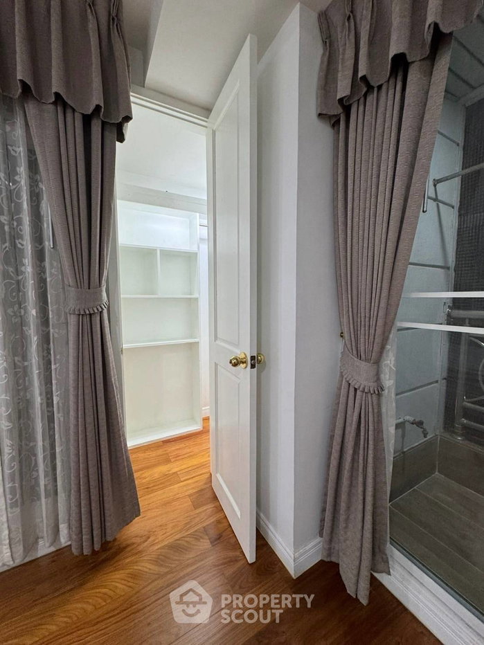 picture 2-BR Condo at Baan Thanon Sarasin Condominium near BTS Ratchadamri (ID 2984791) - 7/12