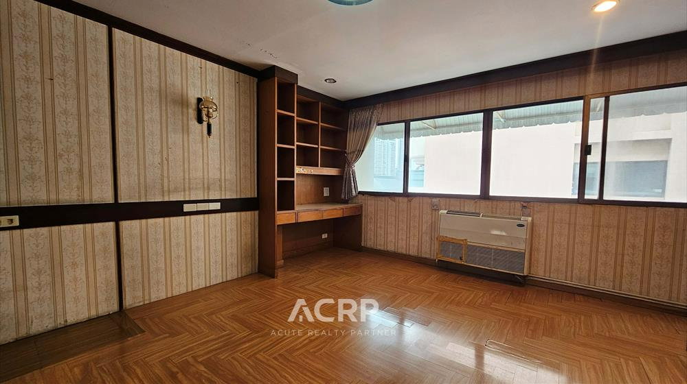 รูป Siam penthouse II คอนโดใหญ่ 175 ตร.ม. ทำเลสาทรซอย 1 ราคาคุยได้ 16 ลบ. เหมาะรีโนเวทตามสไตล์คุณ - รูปที่ 9/15