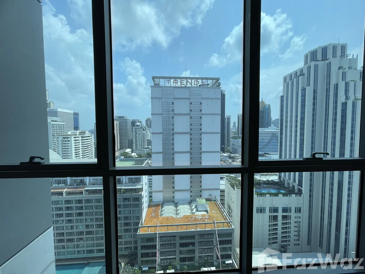 picture Top floor corner unit at Hyde 13 1755554 - 8/9