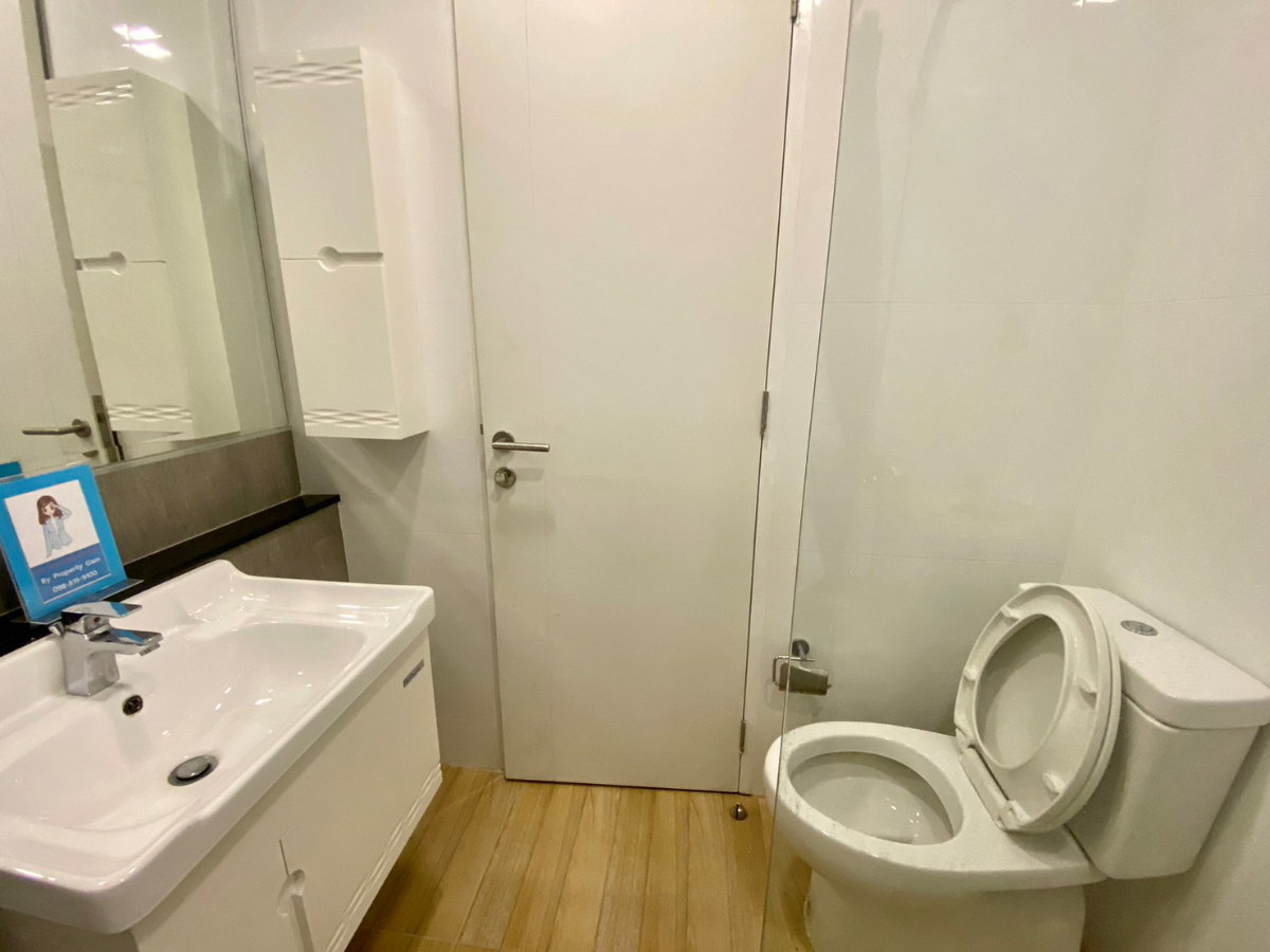 picture ðCity Link Condo ðĒStudio room, 7th floor, corner unit, Madrid building. Rent: 7,500 THB/month ðĨ - 11/16