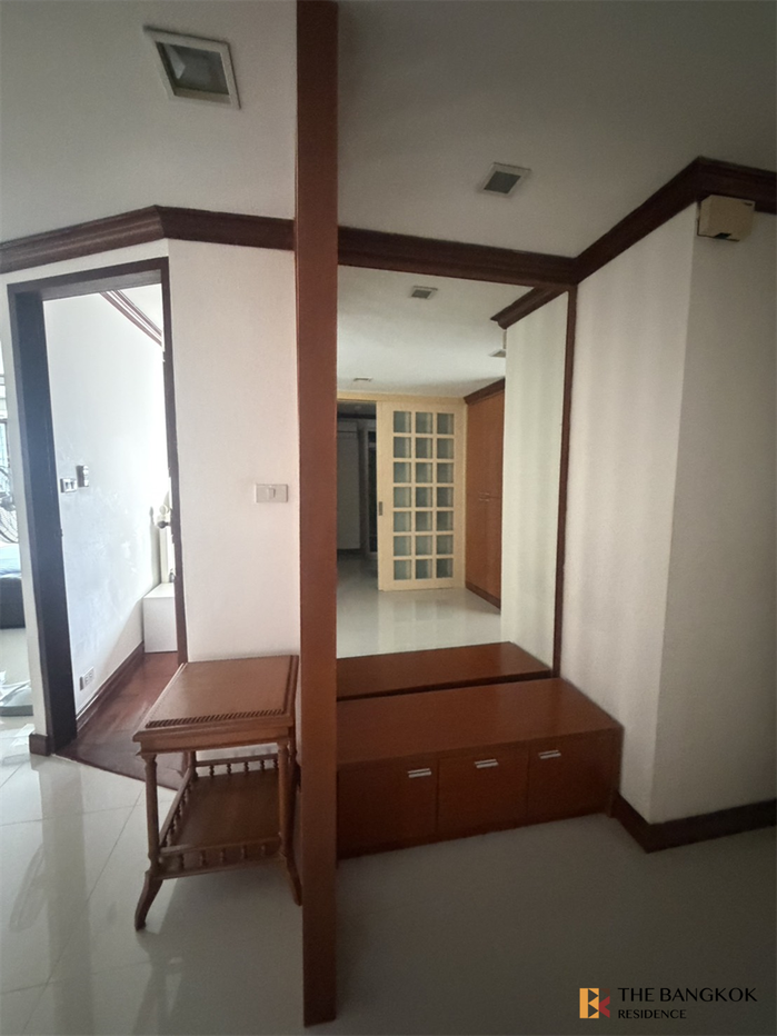 picture Hurry, big discount is ending! Baan Suanpetch near BTS Phrom Phong - 3/10