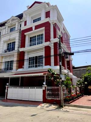 Home office for rent Bangkok : For Rent: 4-Storey Home Office at 4 Plus Park Avenue Lasalle–Srinakarin near BTS Bearing and Si La Salle MRT
