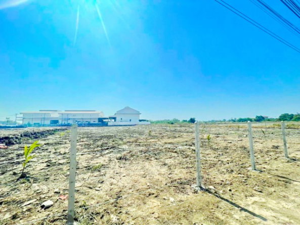 รูป สถานตากอากาศบางปู 4.9 กม. สุวรรณบุตร 1 ที่ดิน 2ไร่ 800 ตร.ว. หรือ 3,200 ตร.ม. รร.สาธิตบางนา 4กม. ใกล้เซาธ์อีสท์บางกอก 2.8 กม. - รูปที่ 3/8