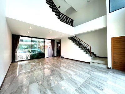 โฮมออฟฟิศให้เช่า : ให้เช่า Home Office 4 ชั้น ทำเลศรีนครินทร์ – ศรีด่าน 11 (แบริ่ง 68)