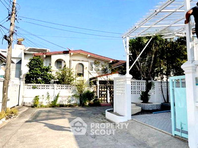 เช่าบ้านเดี่ยว รร.วชิราวุธวิทยาลัย : บ้าน 5-ห้องนอน ใกล้ BTS สนามเป้า (ID 2984801)