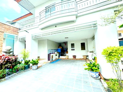 เช่าบ้านเดี่ยว เขตบางบอน : คฤหาสน์ 4 นอน 4ใกล้ตลาดบางบอน 5 700 ม.820 ตร.ม. 205 ตร.ว. น้ำ พร้อมเฟอร์ฯ ตลาดอุ่นเรือน 3.6 กม.