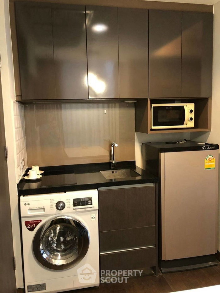 picture 1-BR Condo at The Lumpini 24 near BTS Phrom Phong (ID 2309291) - 8/12