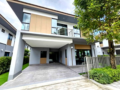 Houses for rent Anya Thani Industrial Estate (Gemopolis) : For Rent: Detached House in Lumpini Suanluang Rama 9 – 4 Bedrooms | 4 Bathrooms
