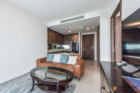 Ready-to-move-in, Prime Location Condo Menam Residences