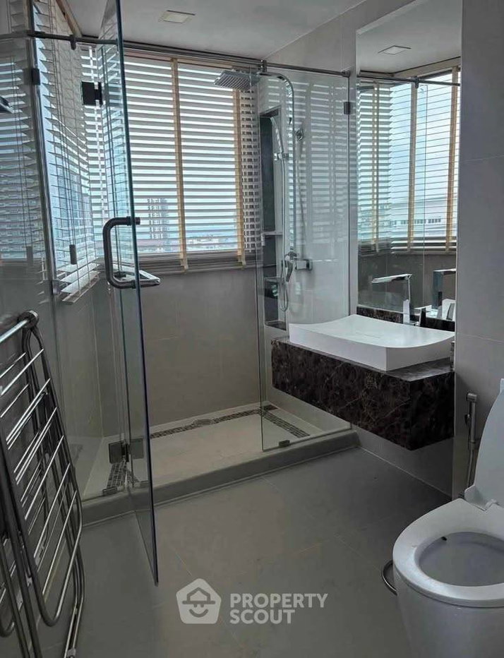 picture 1-BR Condo at The Peak Towers close to Phratamnak (ID 2986236) - 3/9