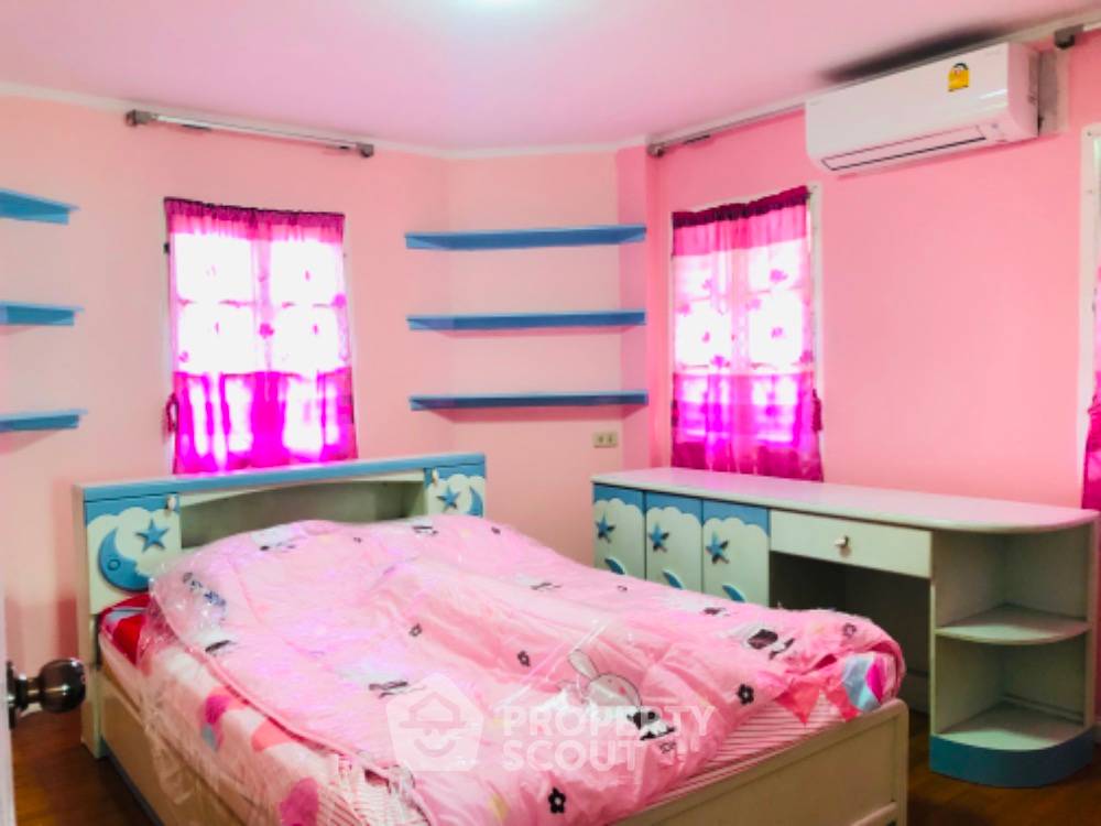 picture 4-BR House in Sam Wa Tawan Ok (ID 1242726) - 2/9