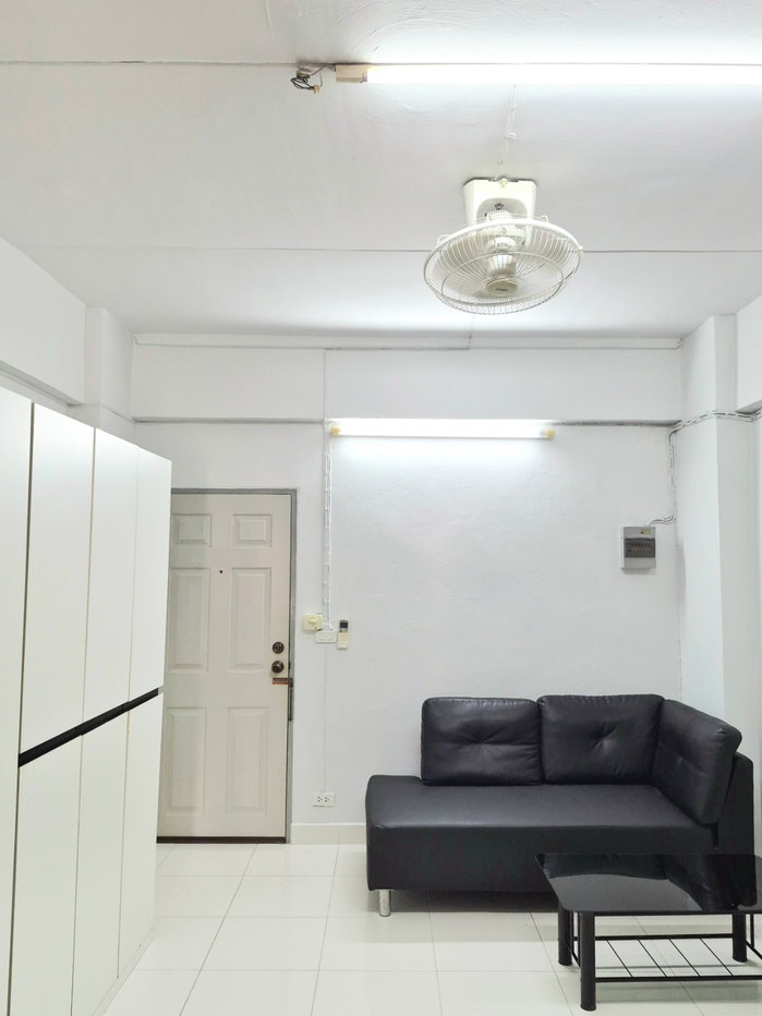 picture Condo for Sale at Pattanakarn Life Complex Building 9 Floor 2 - 4/12