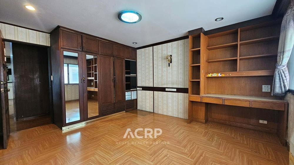 รูป Siam penthouse II คอนโดใหญ่ 175 ตร.ม. ทำเลสาทรซอย 1 ราคาคุยได้ 16 ลบ. เหมาะรีโนเวทตามสไตล์คุณ - รูปที่ 10/15