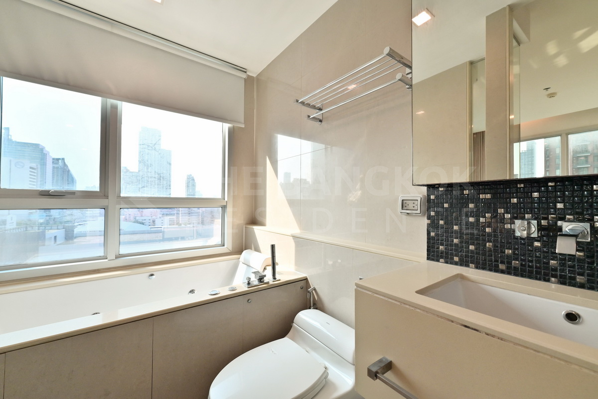 picture Room available, ready to move in The Address Asoke near MRT Phetchaburi Station - 8/10