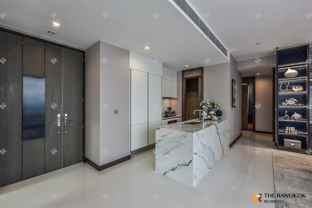 picture Q1 Sukhumvit Luxury Condo at Special Price near BTS Nana - 4/10