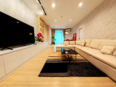 Condos for rent : Baan Sathorn Chao Phraya 140 sq.m. 3 Bedrooms, 2 Bathrooms 2 Balconies