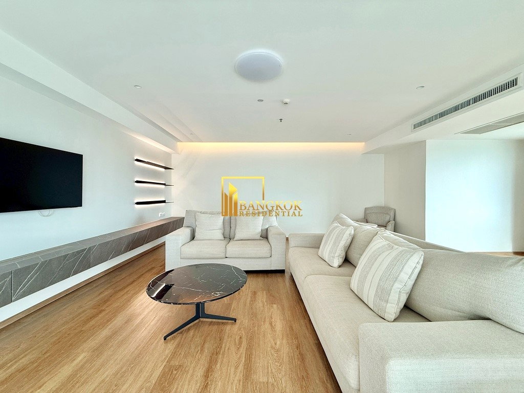 รูป Beautifully Renovated 4 Bedroom Duplex Penthouse in Ekkamai - BR20841AP - รูปที่ 2/57