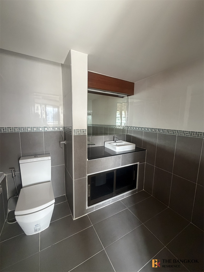picture Hurry, big discount is ending! Baan Suanpetch near BTS Phrom Phong - 7/10