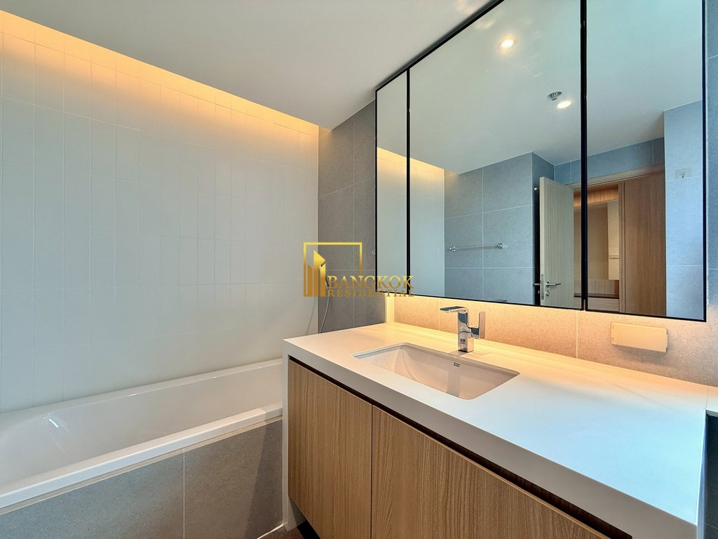 รูป Beautifully Renovated 4 Bedroom Duplex Penthouse in Ekkamai - BR20841AP - รูปที่ 26/57
