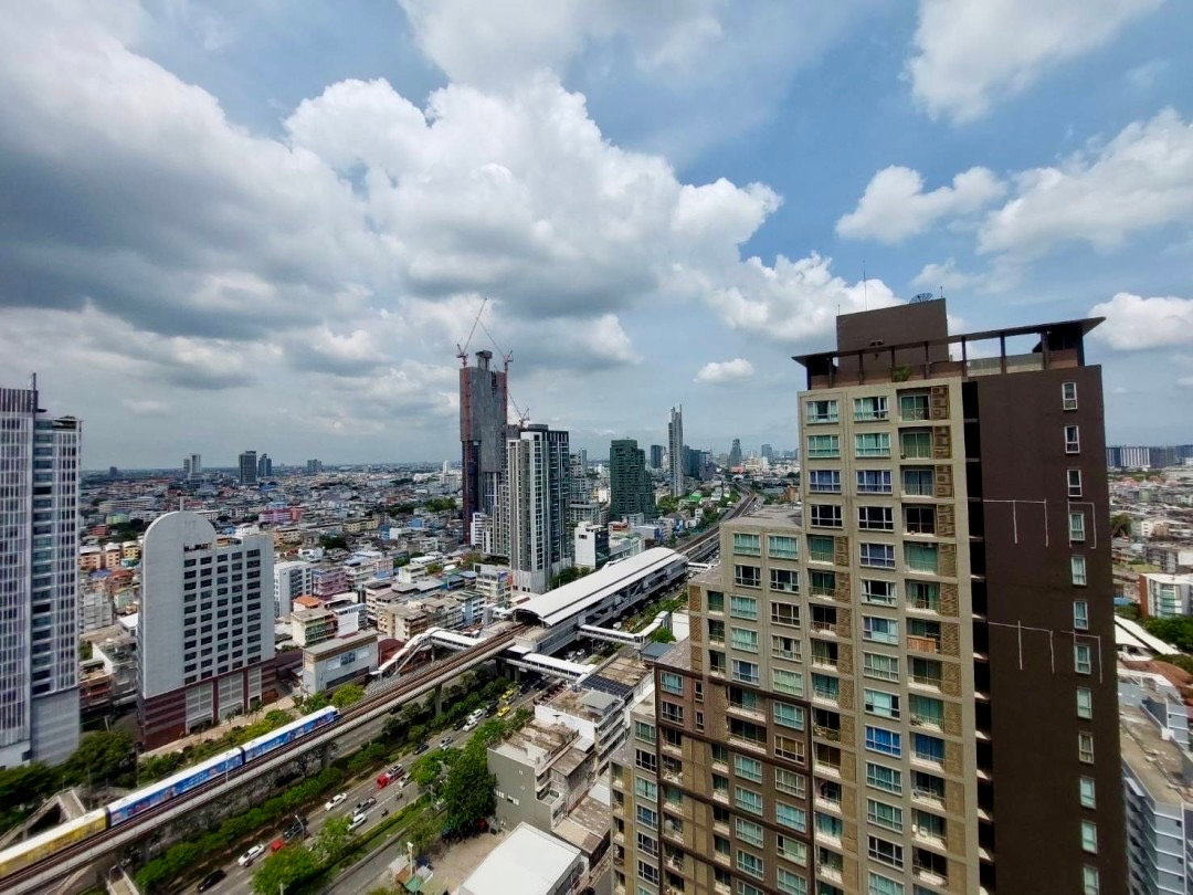 รูป ราคาตัดใจ ขายขาดทุน Rare Duplex Unit ติด BTS วงเวียนใหญ่ เพียง 140 เมตร ไอดีโอ สาทร-วงเวียนใหญ่ ( Ideo Sathorn WongwianYai ) ห้องแต่งครบ  - รูปที่ 16/20