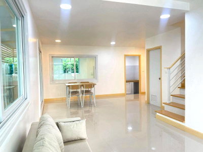 Townhouses for sale : Urgent Sale! Cozy Corner Townhome at Kunalai Begins (Baan Kluay - Sai Noi) – 26 Sq.w., Unblocked Garden View, Ready to Move In!