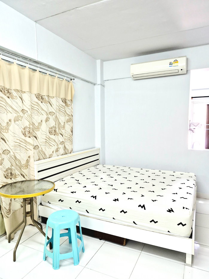 picture Condo for Sale at Pattanakarn Life Complex Building 9 Floor 2 - 12/12
