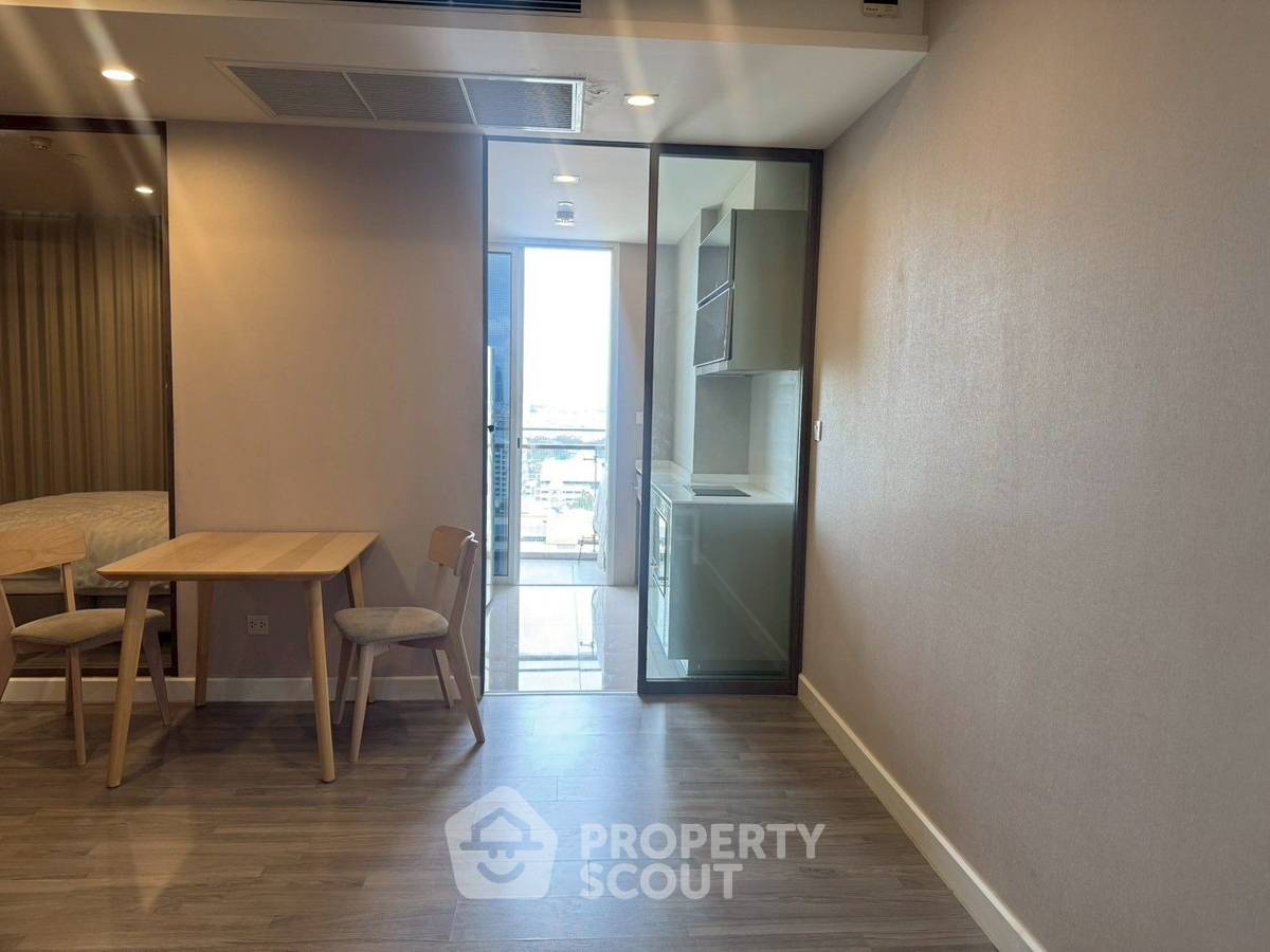 รูป คอนโด 1 ห้องนอน 46 ตร.ม. ชั้น 19 ที่ The Room Sathorn ใกล้ BTS เซนต์หลุยส์ 300 ม. (ID 2043016) - รูปที่ 2/9