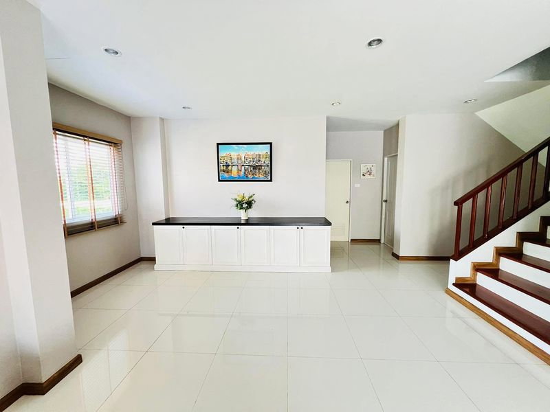 picture Single house for sale, corner unit, end unit, Ban Bueng, Chonburi. Good air, quiet and peaceful. - 3/16