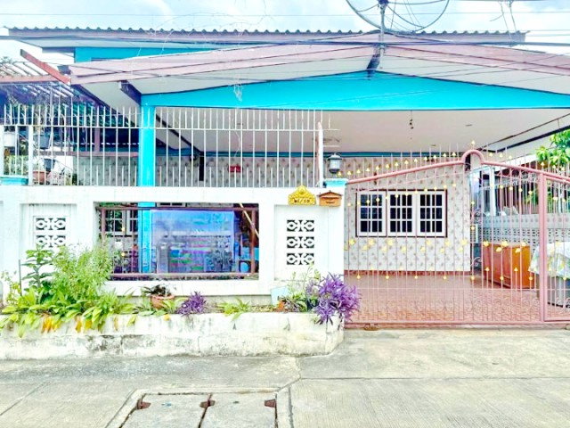 รูป บ้านเดี่ยว 2 ชั้นทำเลไสวประชาราษฎร์ 5-11 ใกล้ตลาด AC ลำลูกกาคลอง 4 500 ม.เนื้อที่ 50 ตร.ว.3 นอน 1 น้ำ บ้านครึ่งปูนครึ่งไม้ เดินทางสะดวก - รูปที่ 1/8