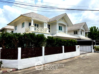 Houses for rent Yamjard Vichanusorn School : 4-BR House in Nawamin (ID 2984984)