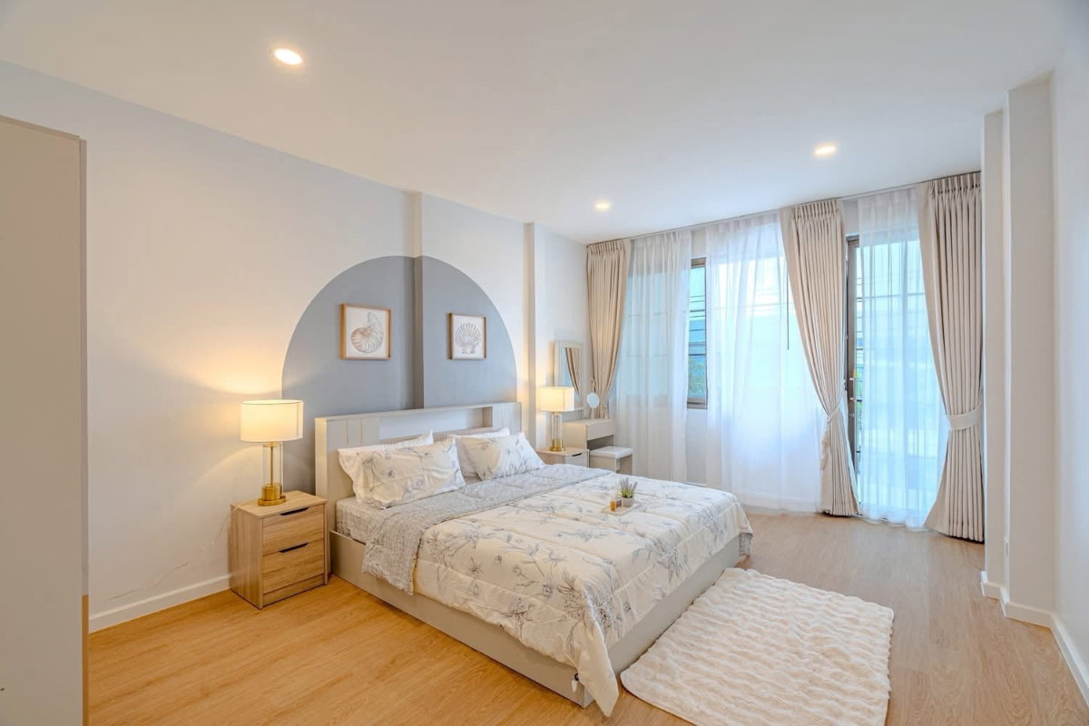 รูป ดีไซน์ที่ใช่ ในพิกัดที่ชอบ! ขายทาวน์เฮ้าส์รีโนเวท ลาดพร้าว 101 สไตล์นอร์ดิกมินิมอล 2 นอน 2 น้ำ ใกล้รถไฟฟ้า 5 นาที - รูปที่ 15/17