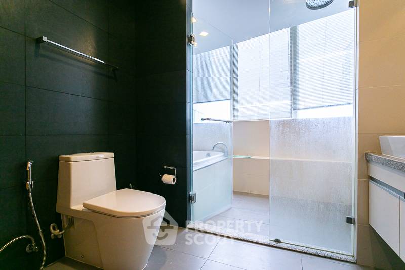 picture 2-BR Condo at Millennium Residence @ Sukhumvit Condominium near BTS Asok (ID 511779) - 16/22