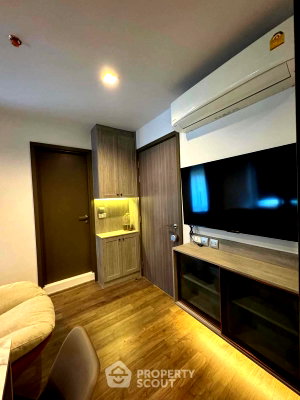 Condos for rent : 2-BR Condo Life Ladprao Valley, 28th Floor Near BTS Ha Yaek Lat Phrao 100m (ID 2985135)