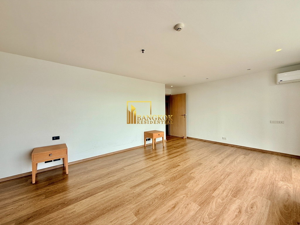 รูป Beautifully Renovated 4 Bedroom Duplex Penthouse in Ekkamai - BR20841AP - รูปที่ 30/57