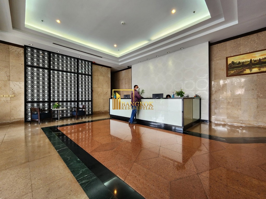 รูป Beautifully Renovated 4 Bedroom Duplex Penthouse in Ekkamai - BR20841AP - รูปที่ 55/57