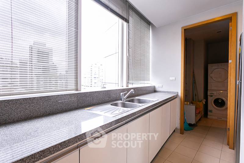 picture 2-BR Condo at Millennium Residence @ Sukhumvit Condominium near BTS Asok (ID 511779) - 12/22
