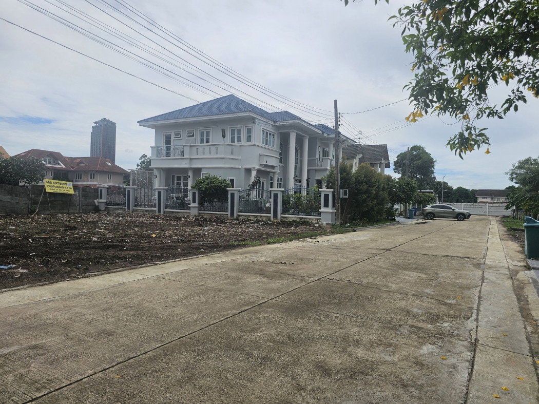 รูป ขายที่ดิน ถมแล้ว ซอยหมู่บ้านเอกไพลิน 15 ใกล้ ถนน ศรีนครินทร์ ทำเลดี เหมาะสร้างบ้าน ขนาด 84 ตร.ว - รูปที่ 8/12