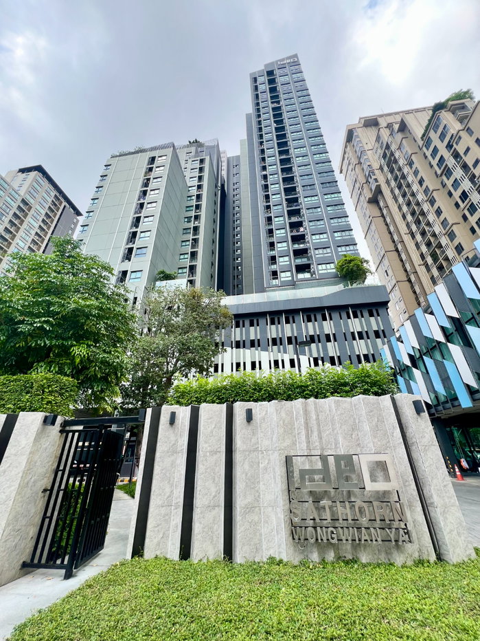รูป ราคาตัดใจ ขายขาดทุน Rare Duplex Unit ติด BTS วงเวียนใหญ่ เพียง 140 เมตร ไอดีโอ สาทร-วงเวียนใหญ่ ( Ideo Sathorn WongwianYai ) ห้องแต่งครบ  - รูปที่ 1/20