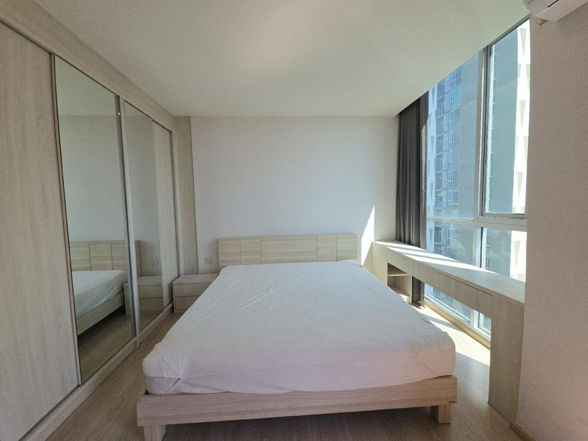 picture 🔥 Noble Revolve Ratchada: Large 2-bedroom unit on a high floor with beautiful views, only 35,000 THB per month. - 2/11