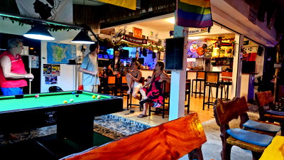 Shophouses for sale Ko Samui Surat Thani : Bar, restaurant, karaoke, guesthouse for sale