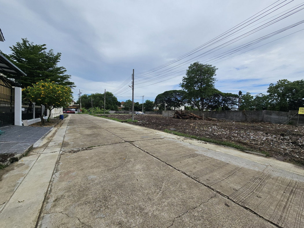 รูป ขายที่ดิน ถมแล้ว ซอยหมู่บ้านเอกไพลิน 15 ใกล้ ถนน ศรีนครินทร์ ทำเลดี เหมาะสร้างบ้าน ขนาด 84 ตร.ว - รูปที่ 9/12