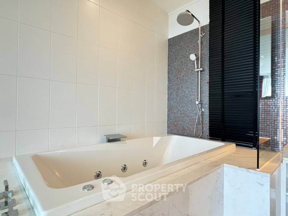 picture 2-BR Condo at Northpoint Condominium close to Wong Amat (ID 2983737) - 6/10