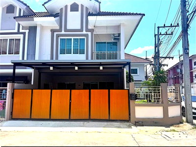 Townhouses for sale Chonburi : ✅ Corner townhouse for sale with furniture and electrical appliances. Near Rai Wanasin Market ✅ Soi Siam Country Club