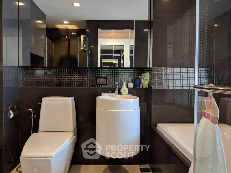 รูป คอนโด 2-ห้องนอน ที่ ริธึ่ม สาทร ใกล้ BTS สะพานตากสิน (ID 1495993) - รูปที่ 8/9