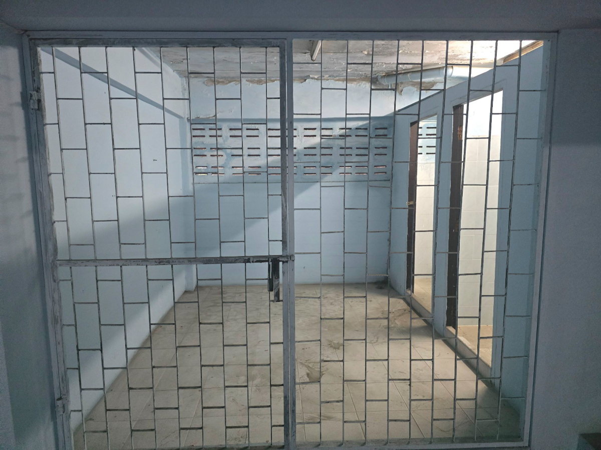 picture FOR RENT  COMMERCIAL BUILDING PROPERTY  15000 BAHT per MONTH - 10/15